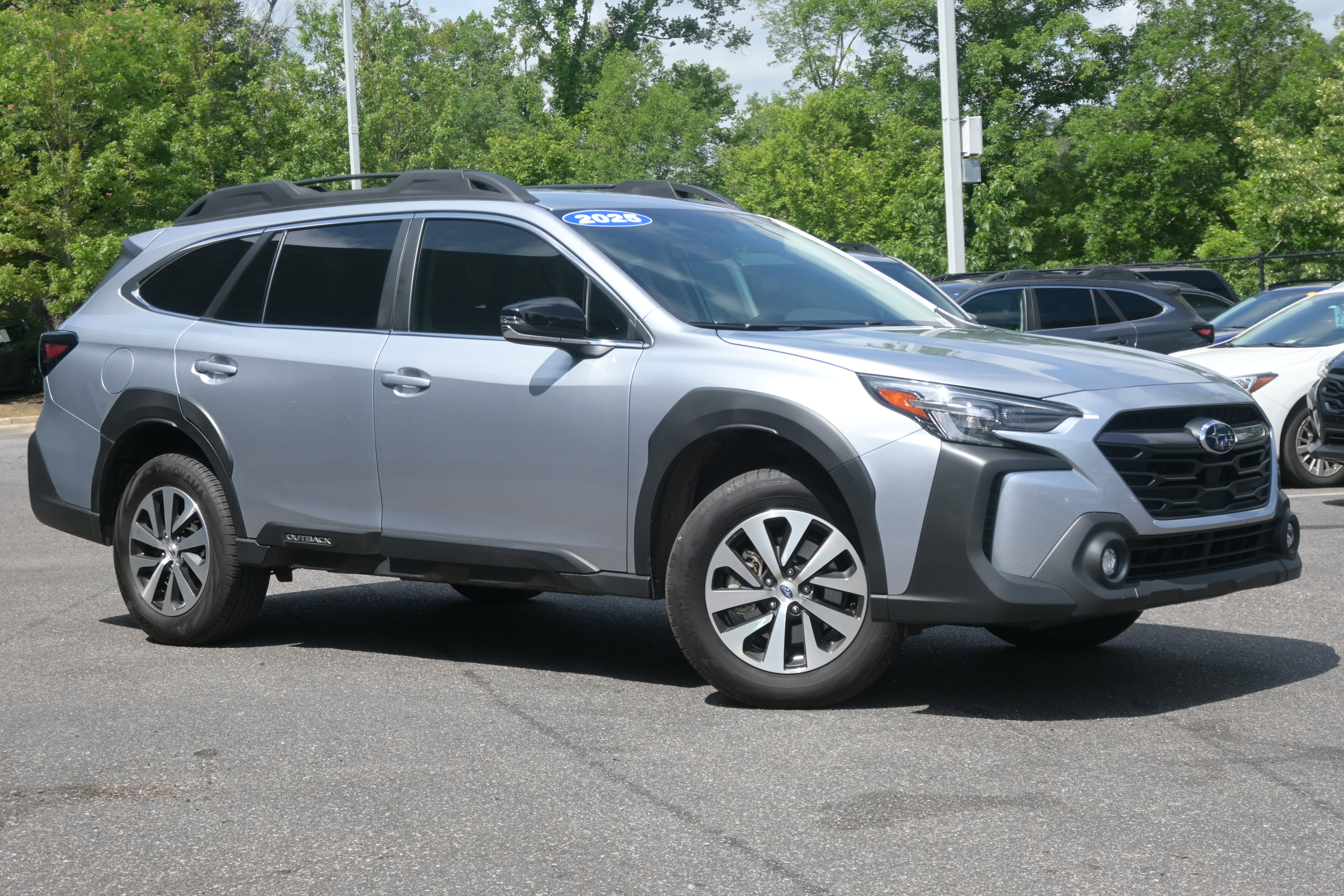 Used 2025 Subaru Outback Premium w/ Popular Package #1A AWD/4WD image 2