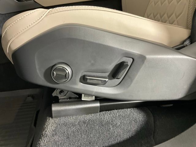 New 2026 Volvo XC90 B6 Plus w/ Protection Package Premier image 29