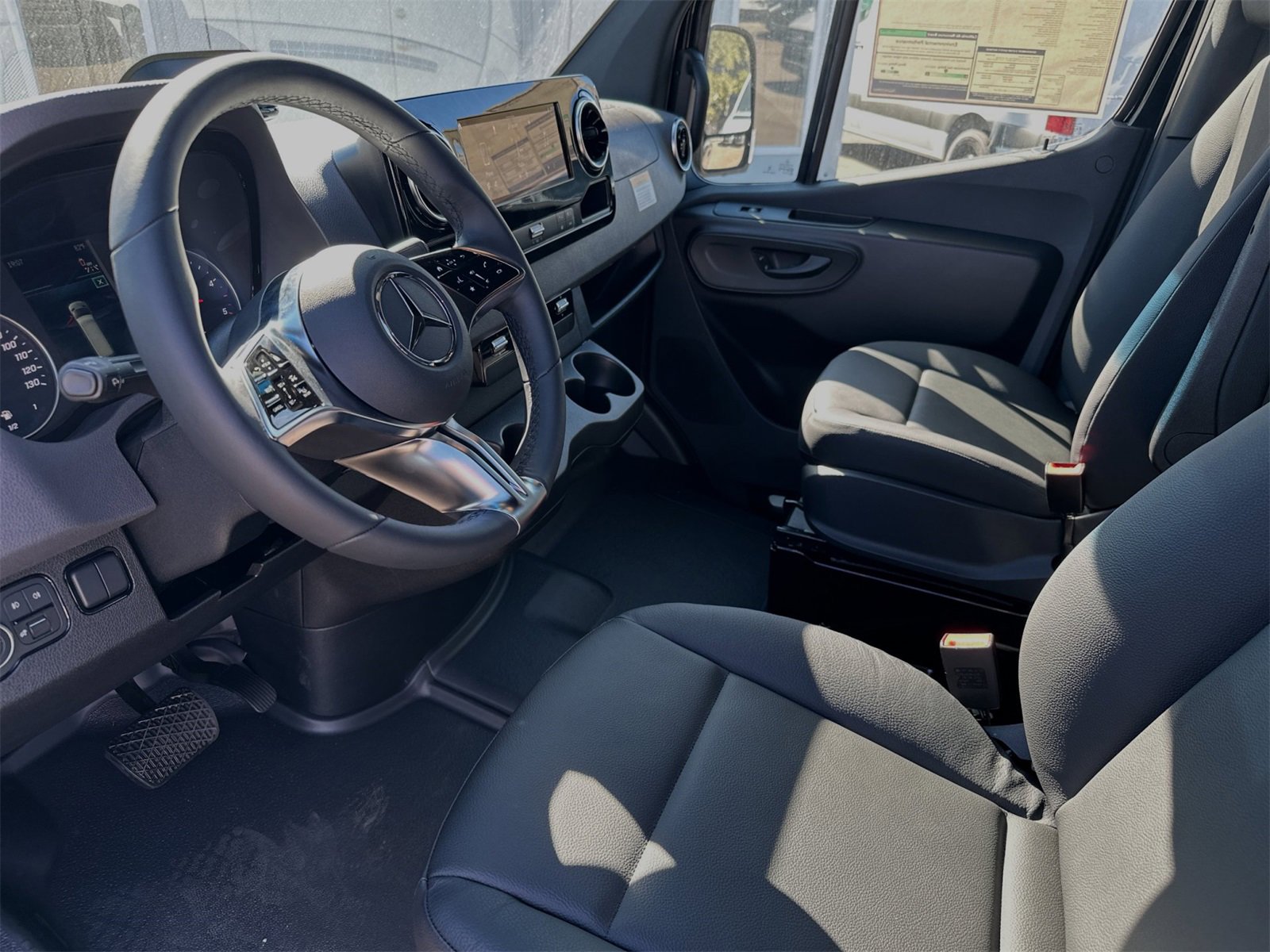 New 2025 Mercedes-Benz Sprinter 2500 image 10