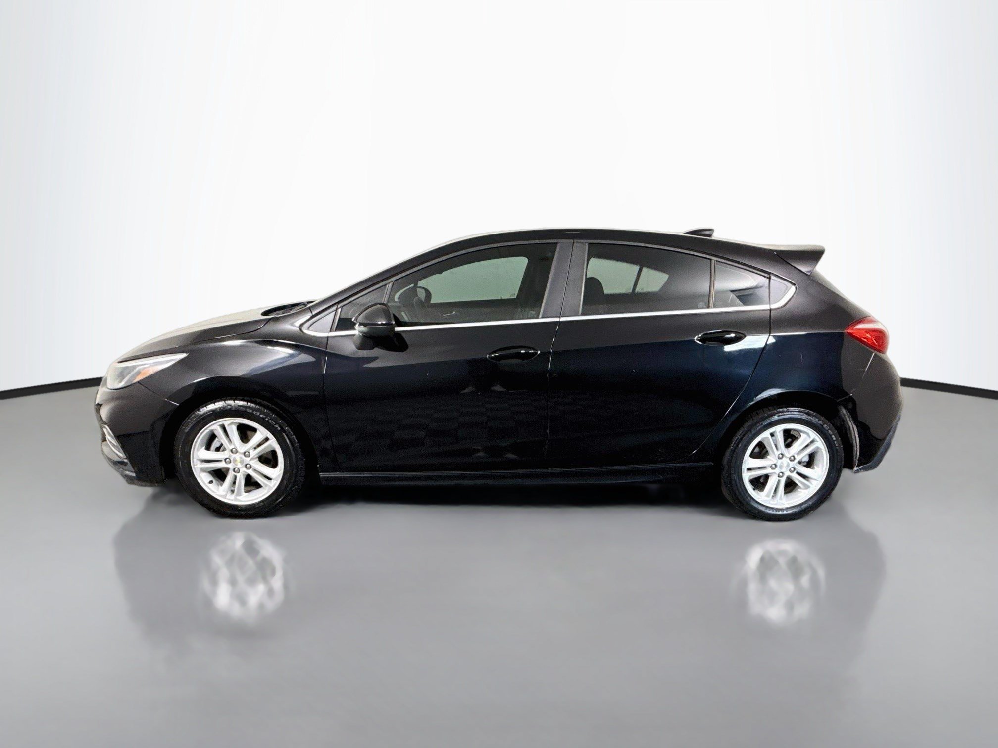 Used 2017 Chevrolet Cruze LT w/ Convenience Package FWD image 6