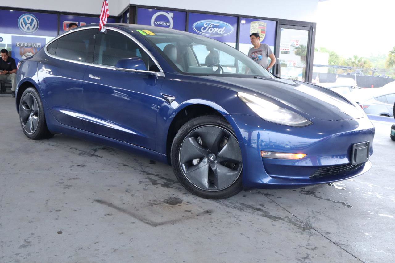 Used 2018 Tesla Model 3 Mid Range RWD image 3