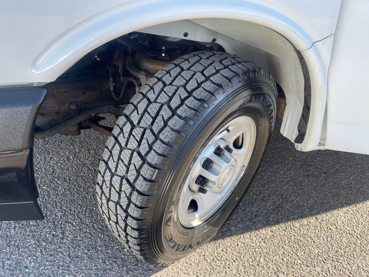 Used 2019 Chevrolet Express 2500 w/ Driver Convenience Package image 27