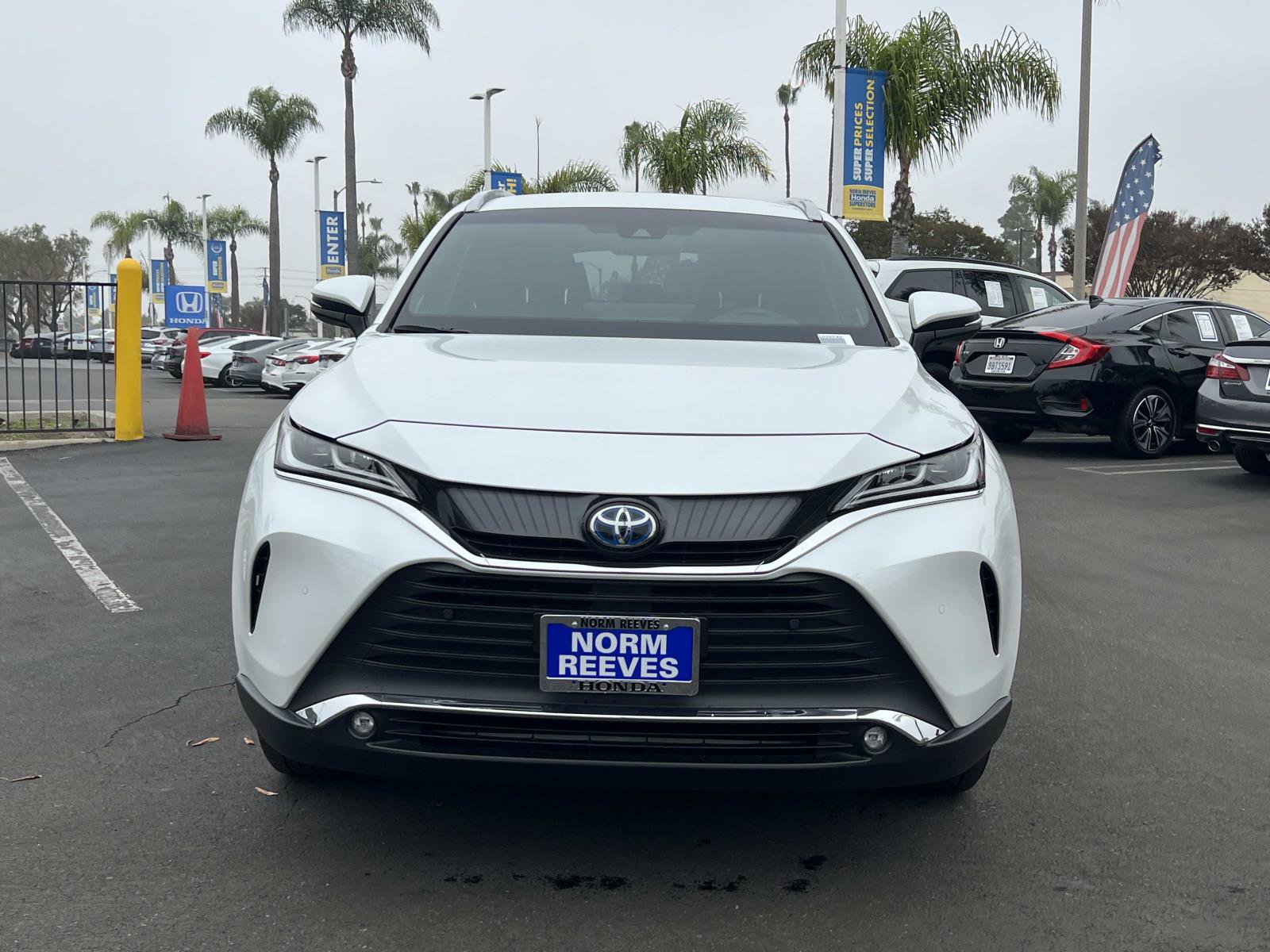 Used 2024 Toyota Venza XLE image 4