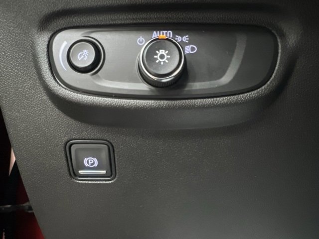 Used 2024 GMC Terrain SLE w/ Driver Convenience Package image 33