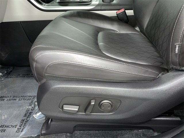 Used 2024 Kia Carnival LX image 21