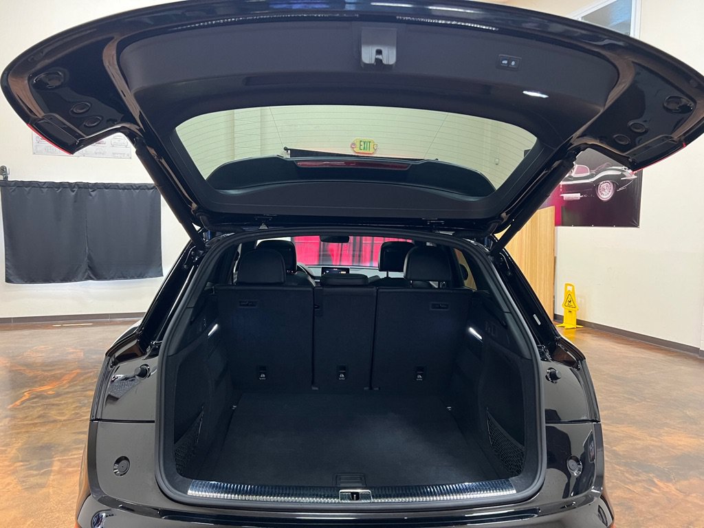 Used 2019 Audi SQ5 Premium Plus w/ Premium Plus Package AWD/4WD image 39