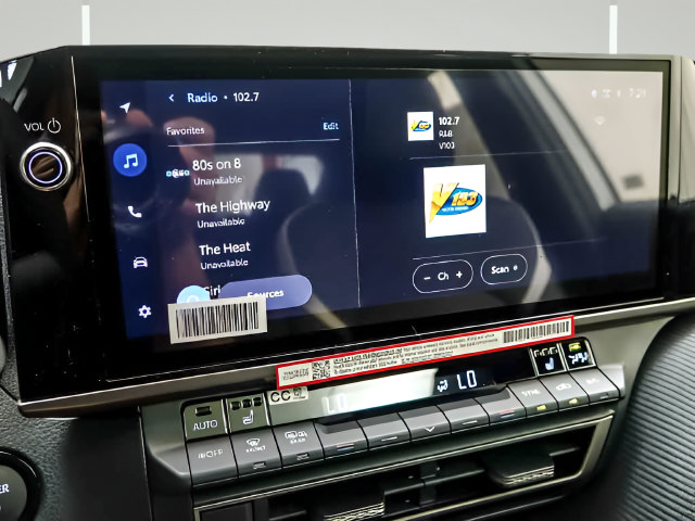New 2026 Toyota Camry Hybrid w/ Multimedia Upgrade Package AWD/4WD image 18