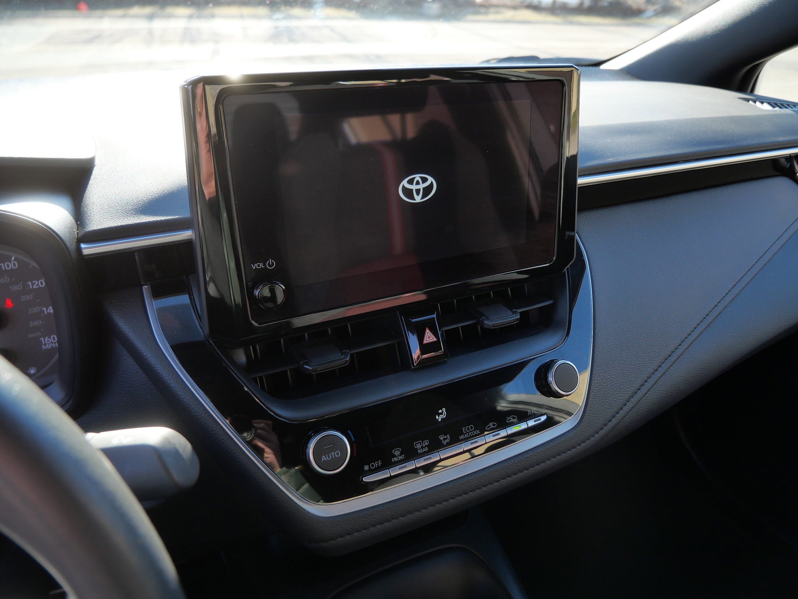 Certified 2024 Toyota Corolla SE FWD image 23