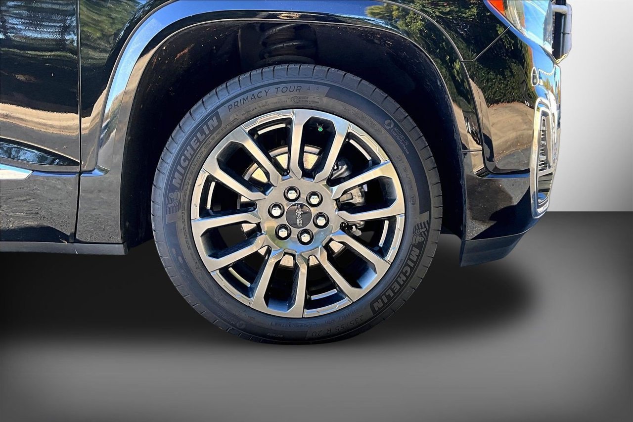 Used 2023 GMC Acadia Denali w/ Black Diamond Edition FWD image 31