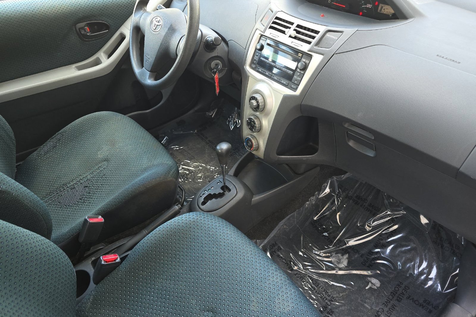 Used 2007 Toyota Yaris 2-Door Hatchback FWD image 16