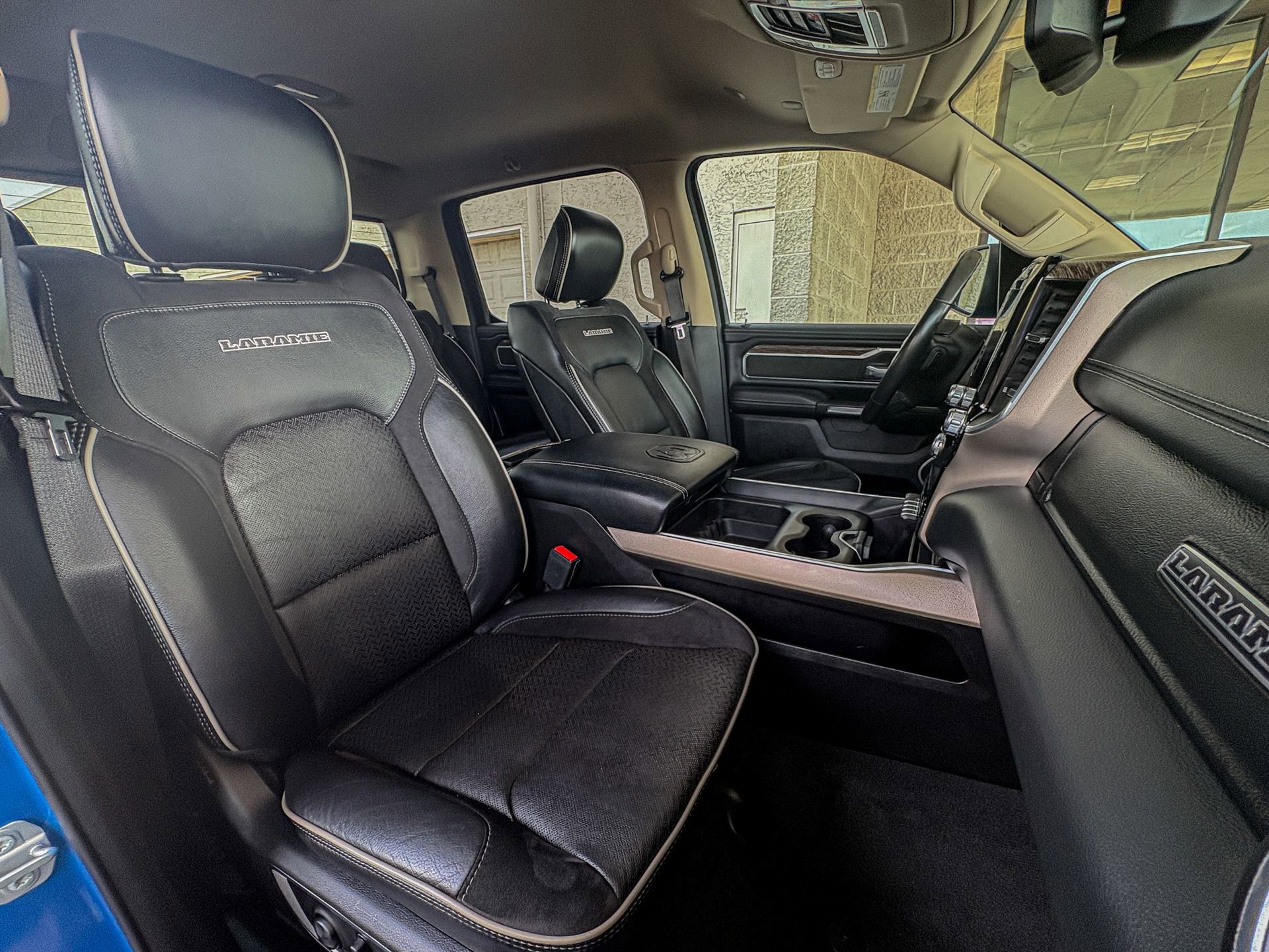 Used 2020 RAM 1500 Laramie AWD/4WD image 22