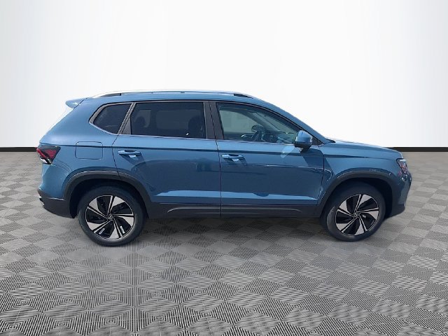 New 2026 Volkswagen Taos SE AWD/4WD image 8
