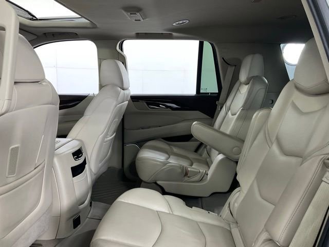 Used 2017 Cadillac Escalade Luxury image 29
