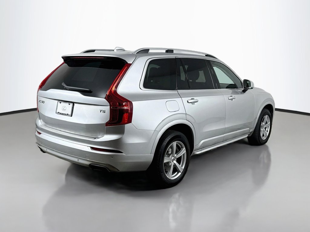Used 2017 Volvo XC90 T5 Momentum w/ Vision Package FWD image 5