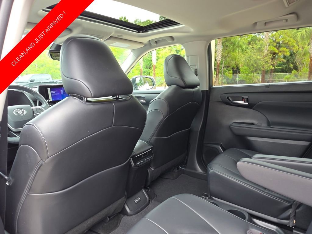 Used 2023 Toyota Highlander XLE image 25