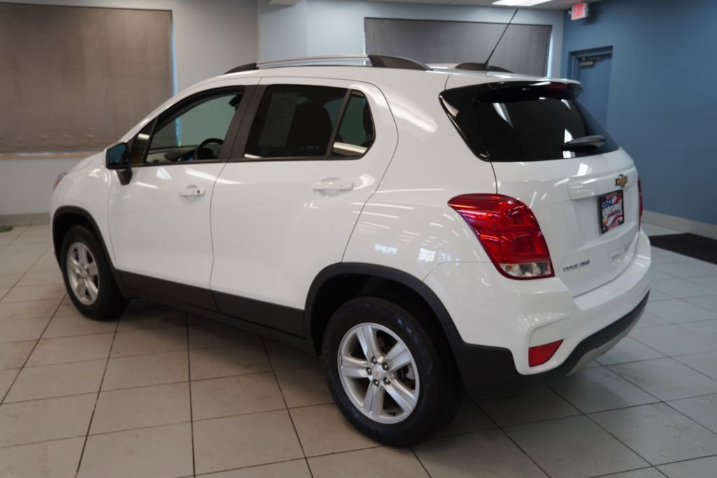 Used 2022 Chevrolet Trax LT w/ LT Convenience Package image 10
