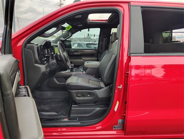 Used 2022 Chevrolet Silverado 1500 ZR2 w/ Technology Package image 7