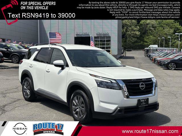 Certified 2025 Nissan Pathfinder SV AWD/4WD image 1