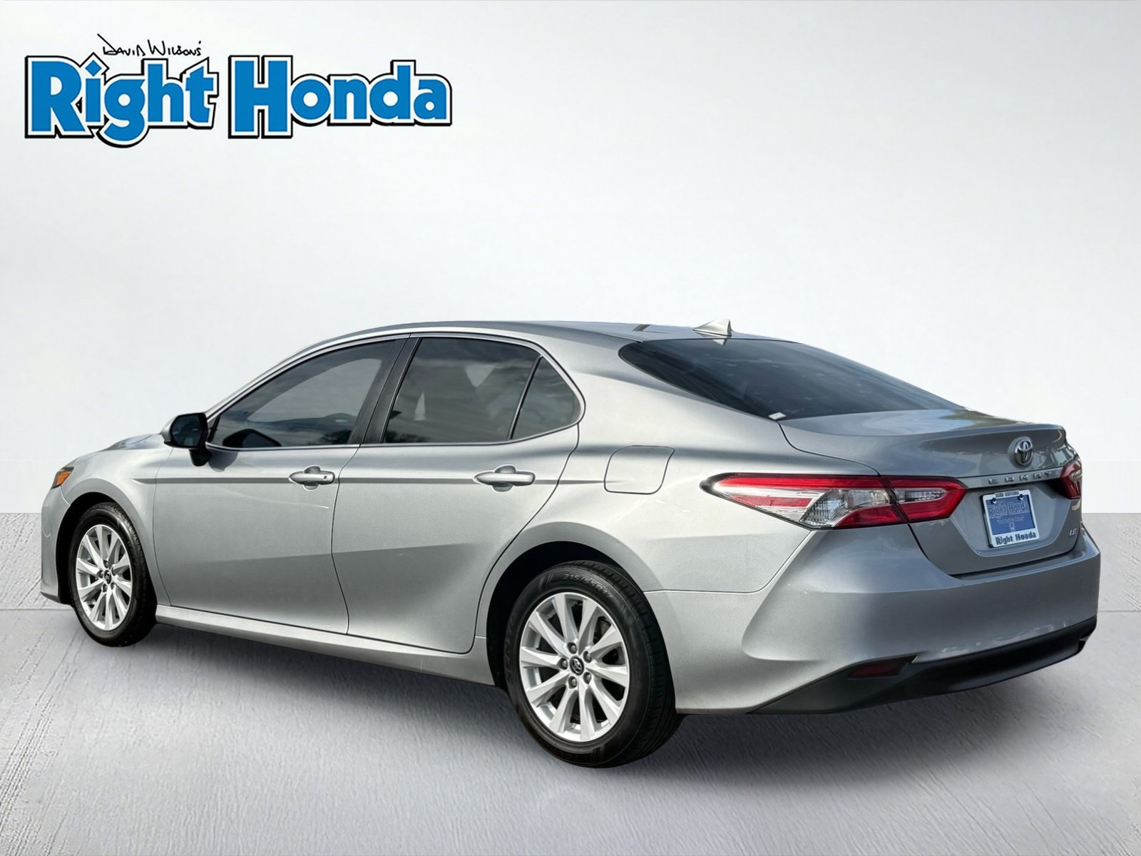 Used 2020 Toyota Camry LE w/ Carpet Mat Package FWD image 4
