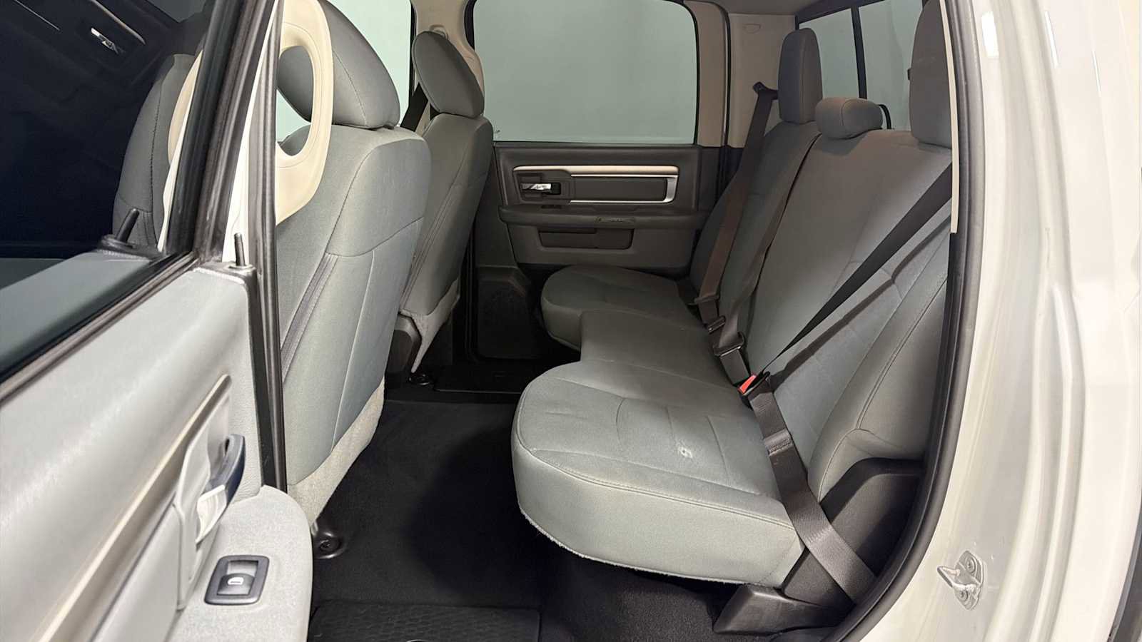 Used 2019 RAM 1500 Classic SLT AWD/4WD image 24