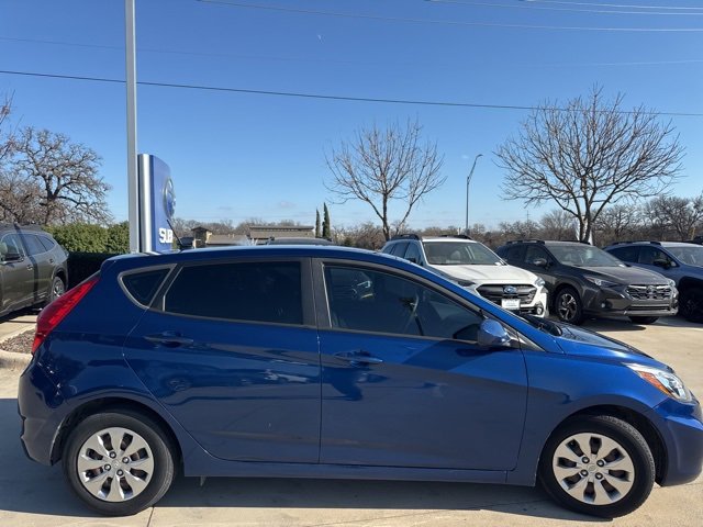 Used 2017 Hyundai Accent SE image 2