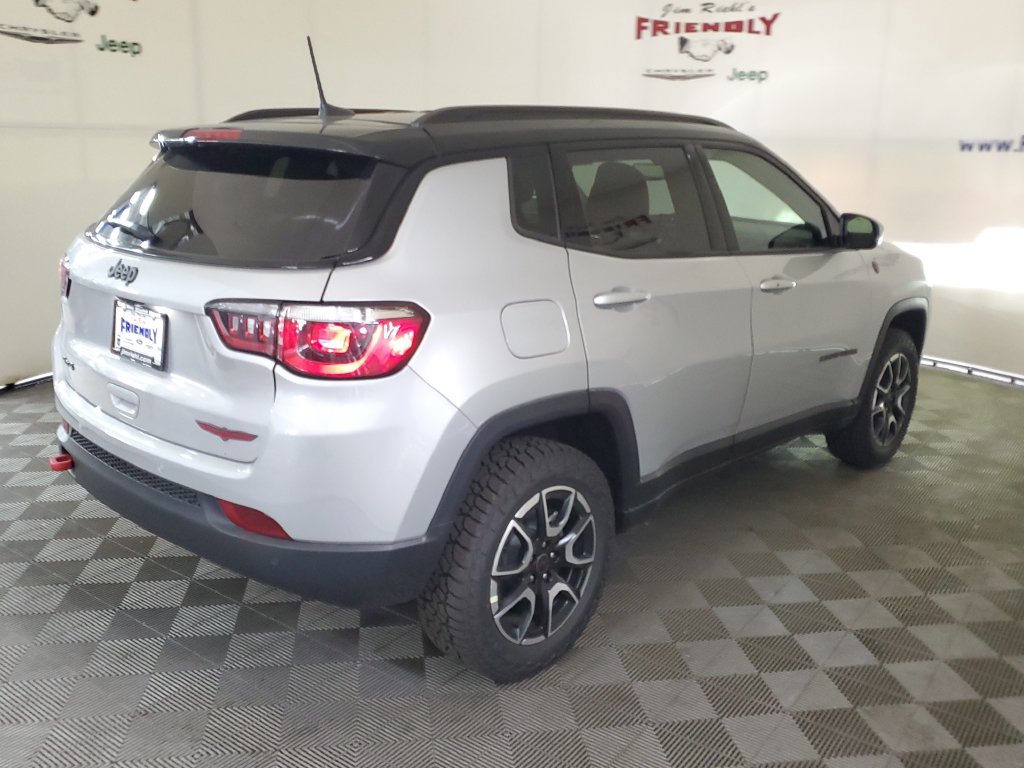 New 2026 Jeep Compass Trailhawk AWD/4WD image 3