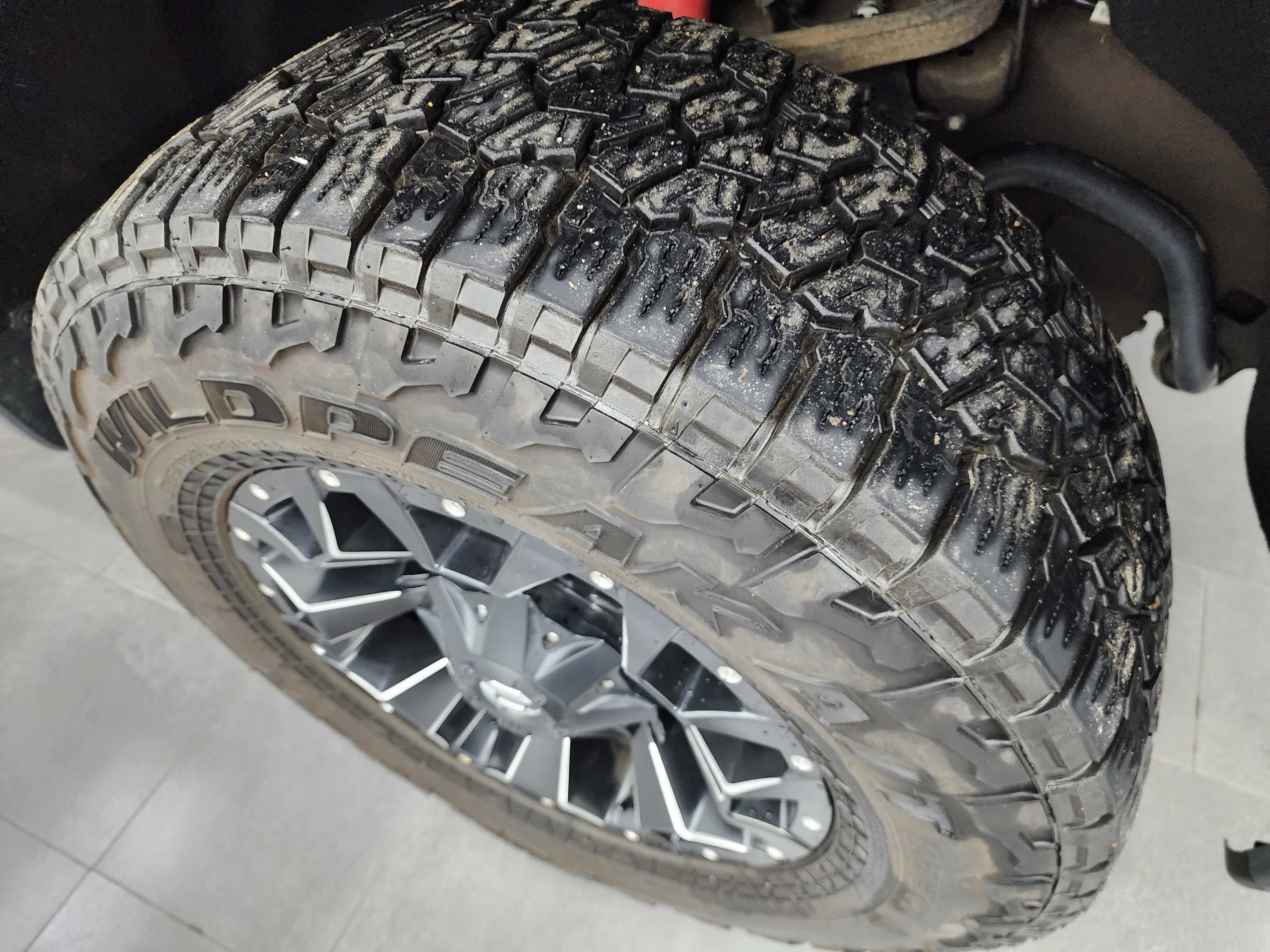 Used 2023 Chevrolet Silverado 2500 LT w/ Convenience Package image 3