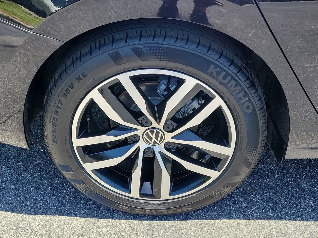 Used 2025 Volkswagen Jetta SE w/ Sunroof Package FWD image 6