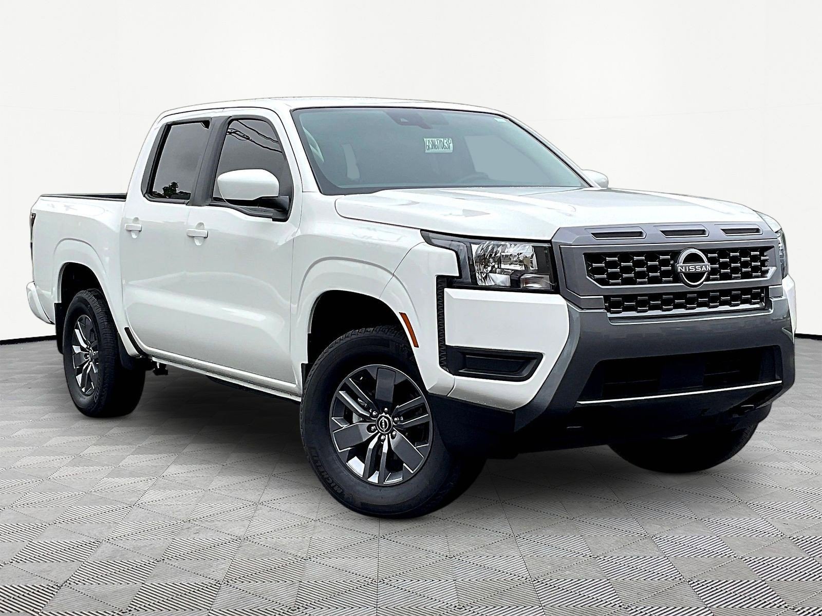 Used 2025 Nissan Frontier SV AWD/4WD image 3