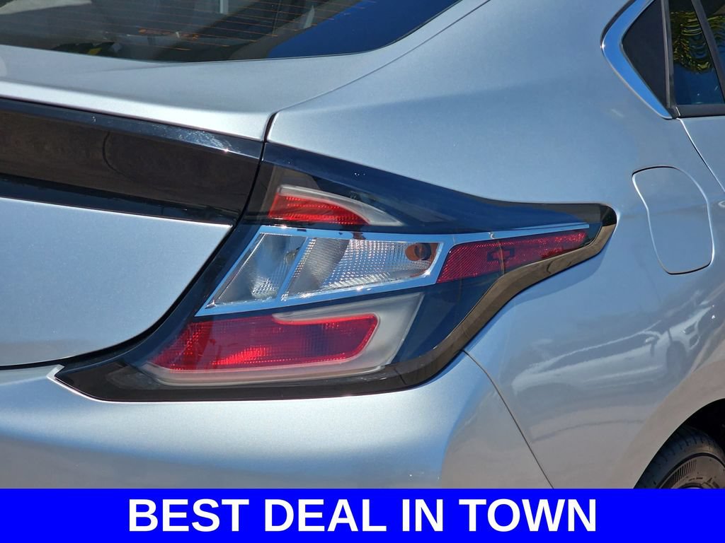Used 2018 Chevrolet Volt Premier w/ Driver Confidence Package FWD image 39