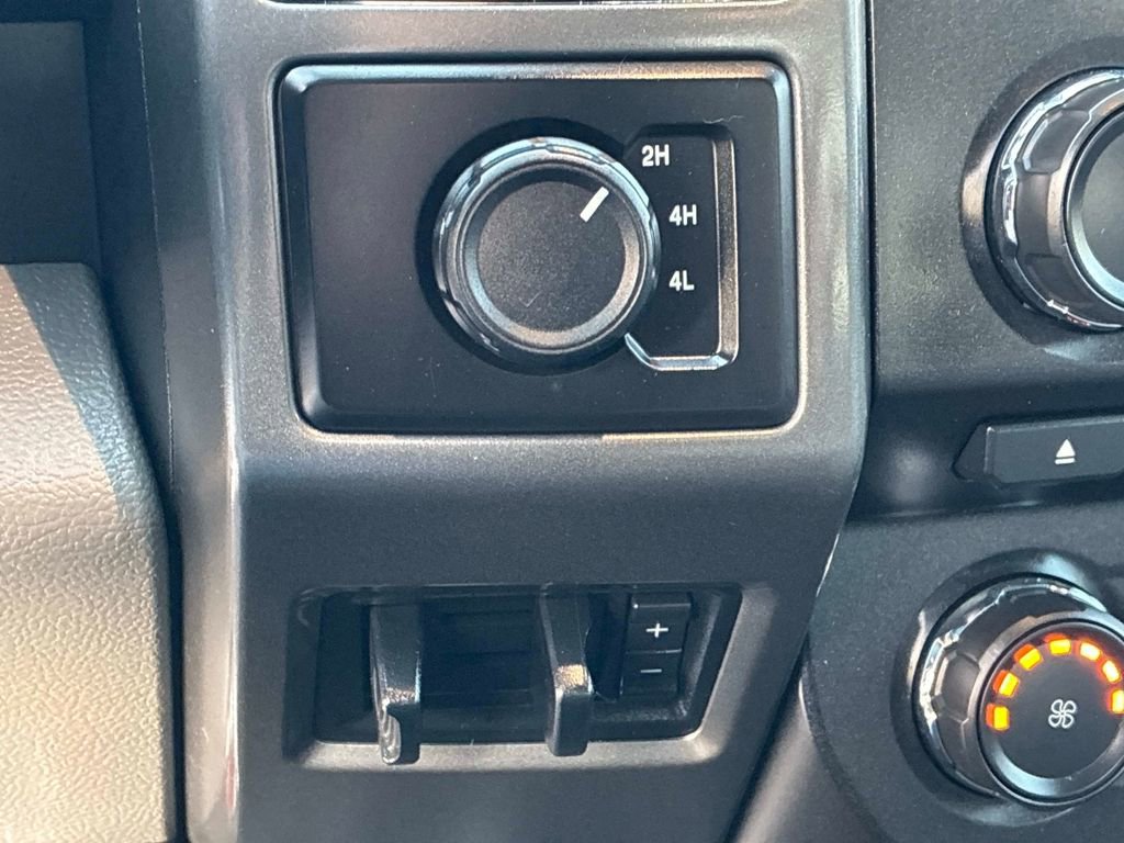 Used 2017 Ford F350 XLT w/ XLT Value Package image 28