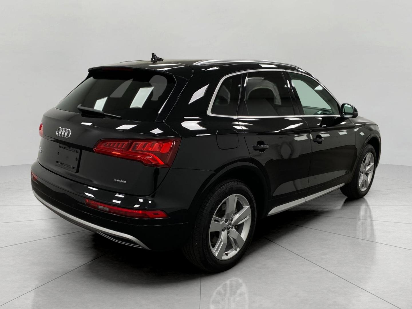 Used 2019 Audi Q5 2.0T Premium Plus w/ Premium Plus Package image 3