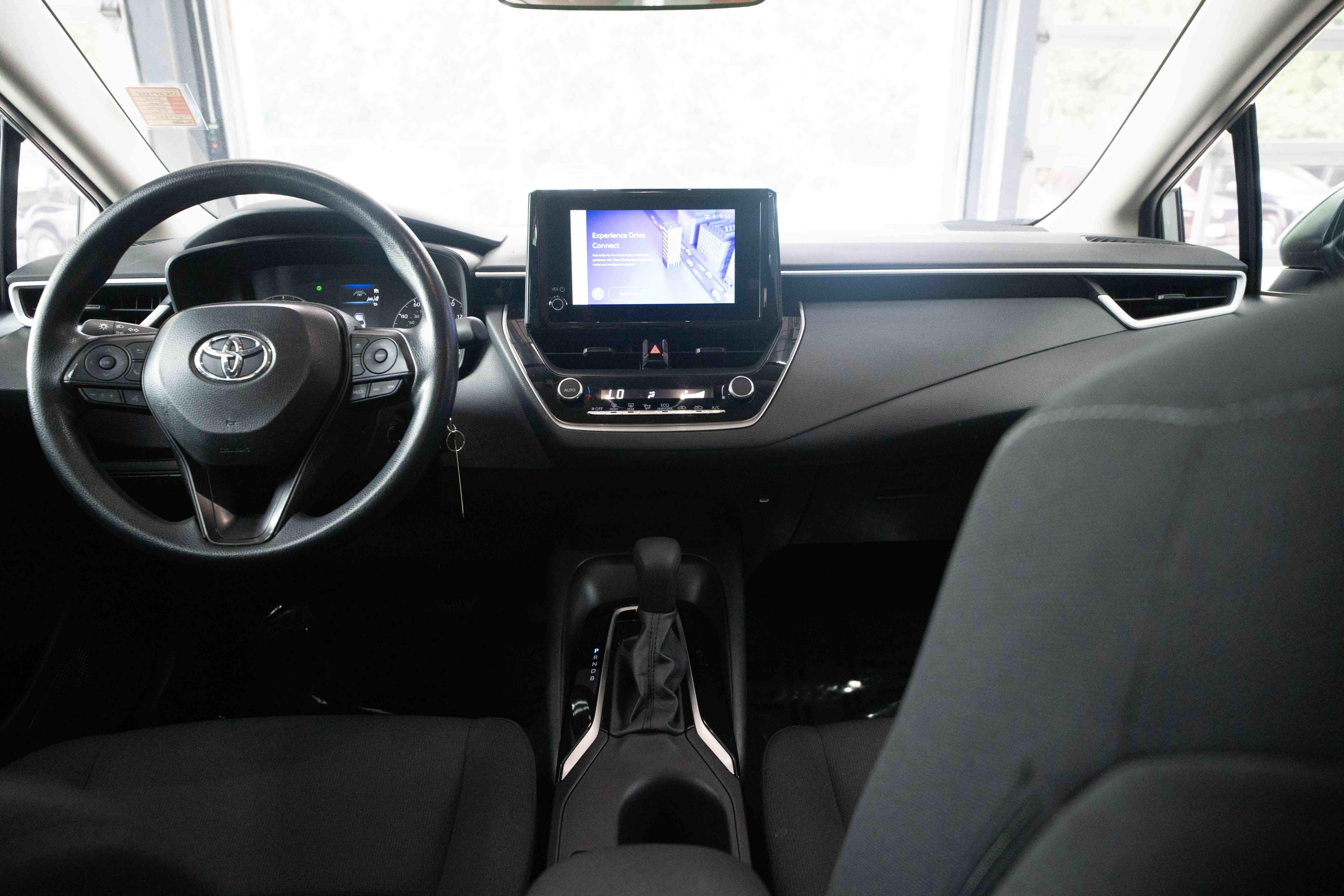 Used 2025 Toyota Corolla LE FWD image 20