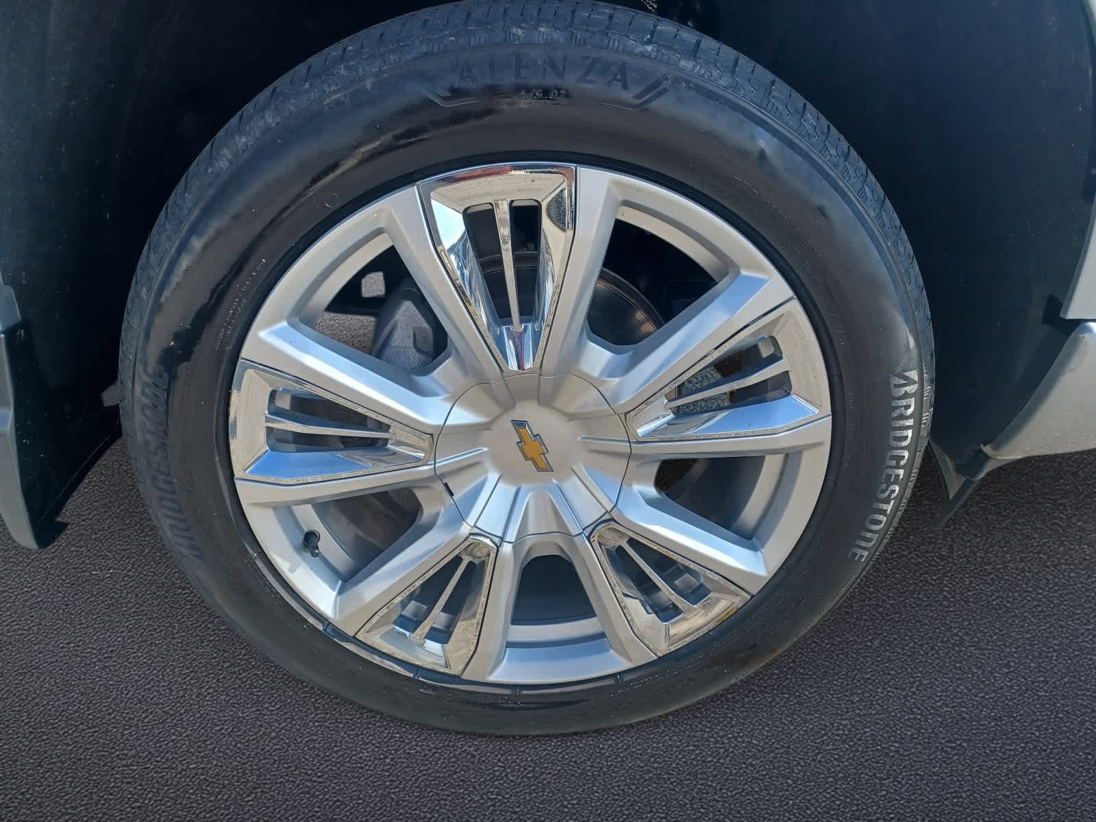 Used 2023 Chevrolet Silverado 1500 High Country w/ High Country Premium Package AWD/4WD image 30
