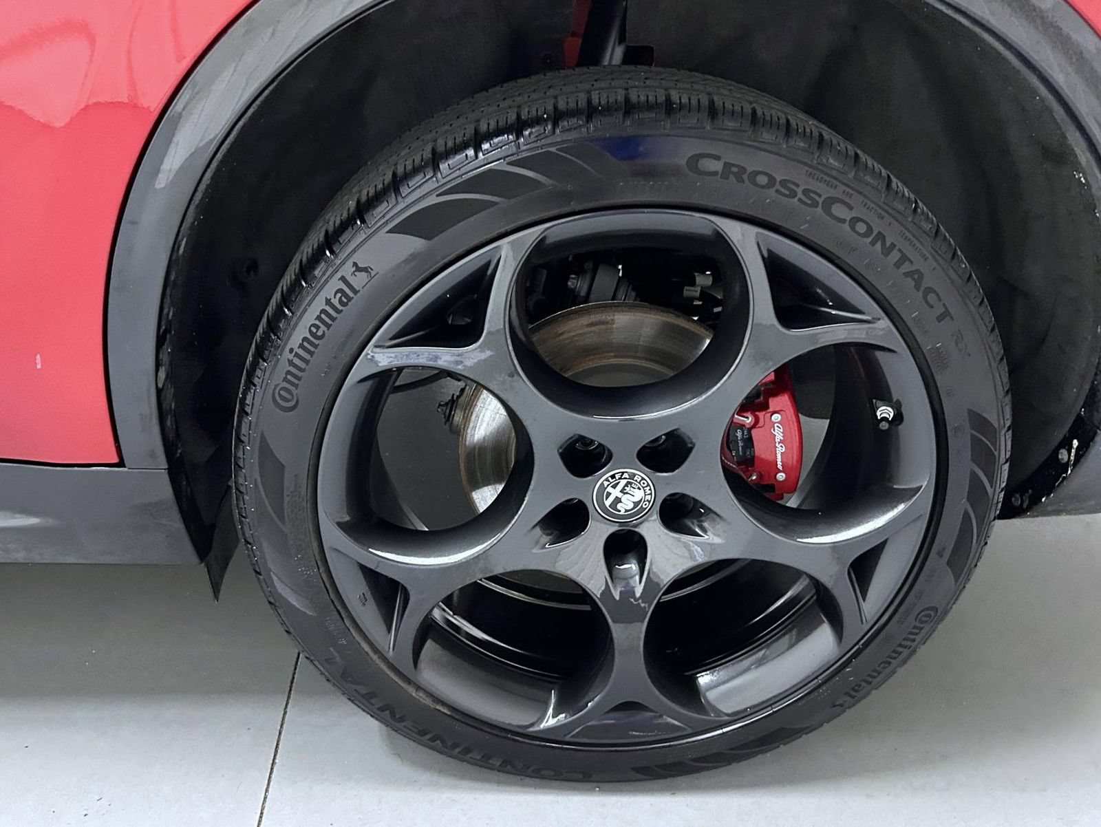 Used 2024 Alfa Romeo Stelvio Veloce AWD/4WD image 22