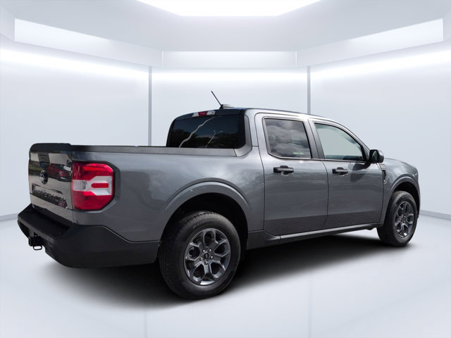 Used 2025 Ford Maverick XLT w/ Equipment Group 302A AWD/4WD image 3