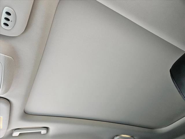 Used 2023 Ford Edge Titanium w/ Class II Trailer Tow Package image 15