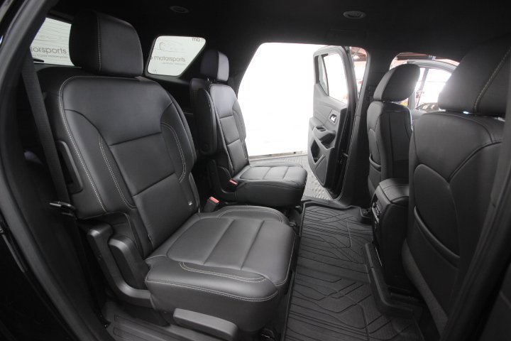 Used 2022 Chevrolet Traverse LT w/ LPO, Floor Liner Package image 24