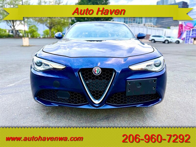 Used 2017 Alfa Romeo Giulia AWD image 3