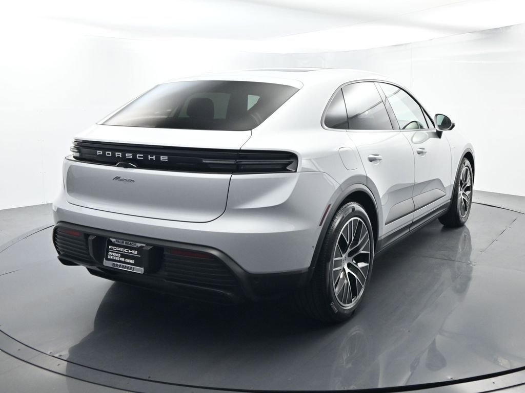 Certified 2025 Porsche Macan Electric image 14