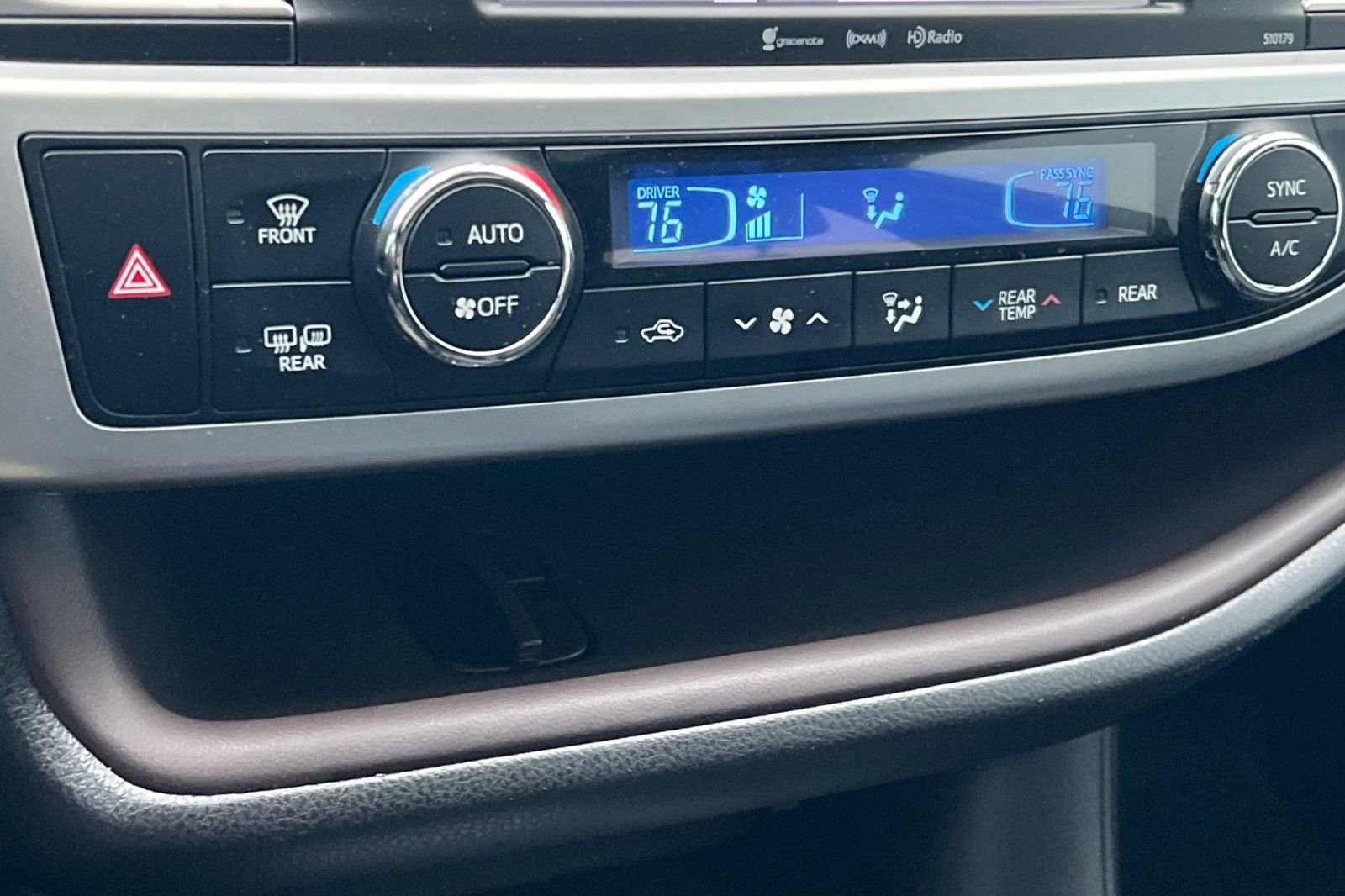 Used 2018 Toyota Highlander XLE FWD image 22