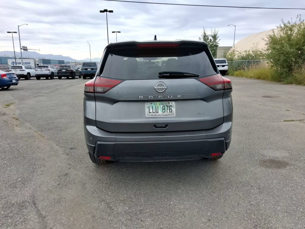 Used 2024 Nissan Rogue S AWD/4WD image 7