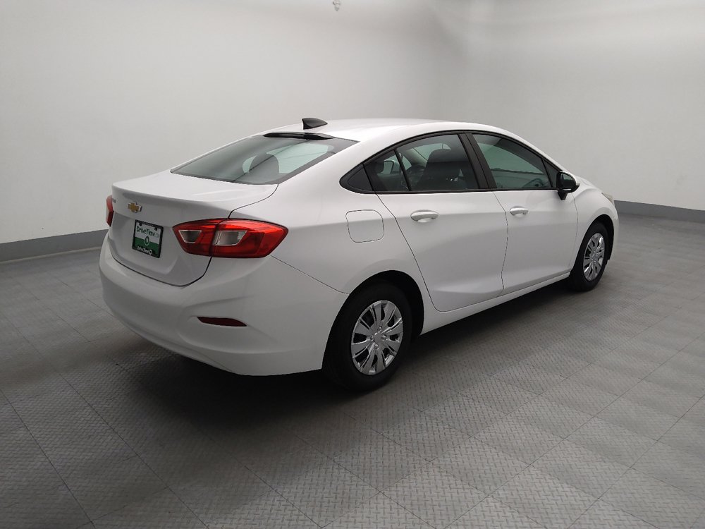 Used 2017 Chevrolet Cruze LS FWD image 10