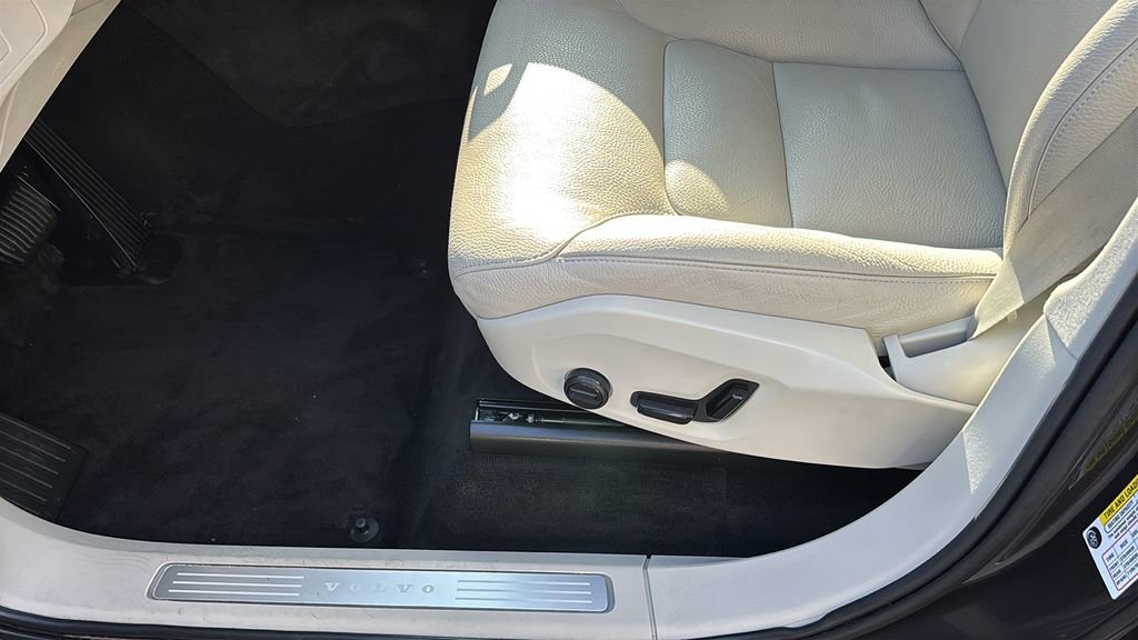 Certified 2023 Volvo XC90 B6 Plus w/ Protection Package AWD/4WD image 25