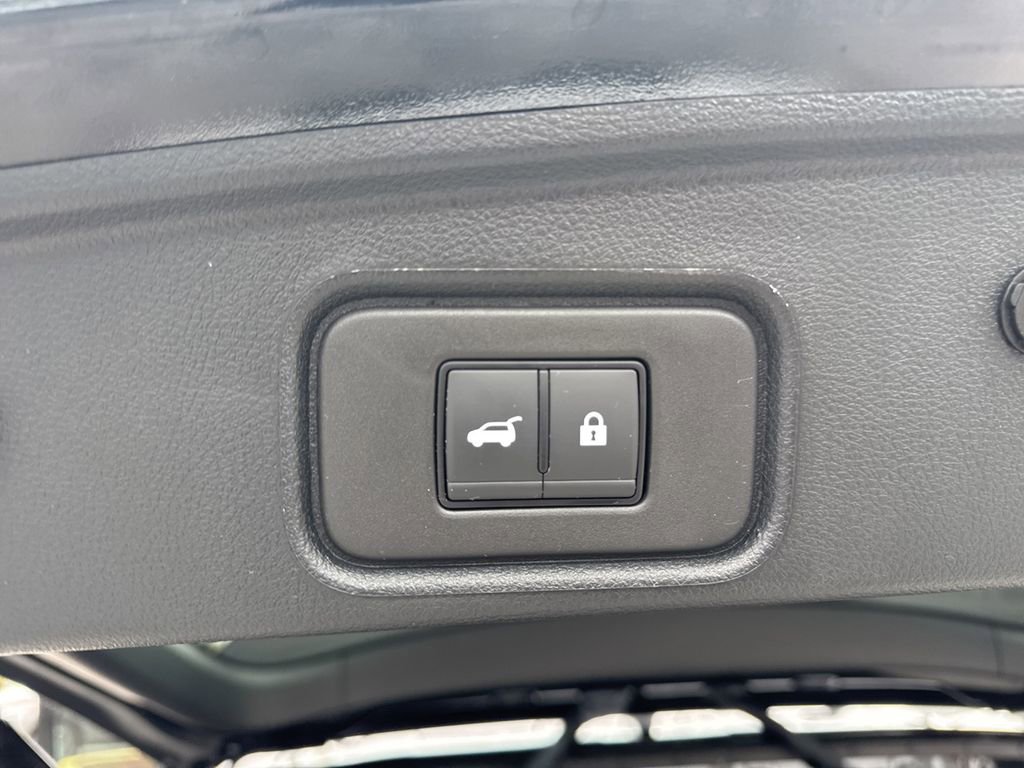 Used 2025 Nissan Pathfinder SL image 27