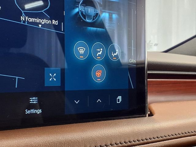 Used 2022 Lincoln Nautilus Reserve image 13