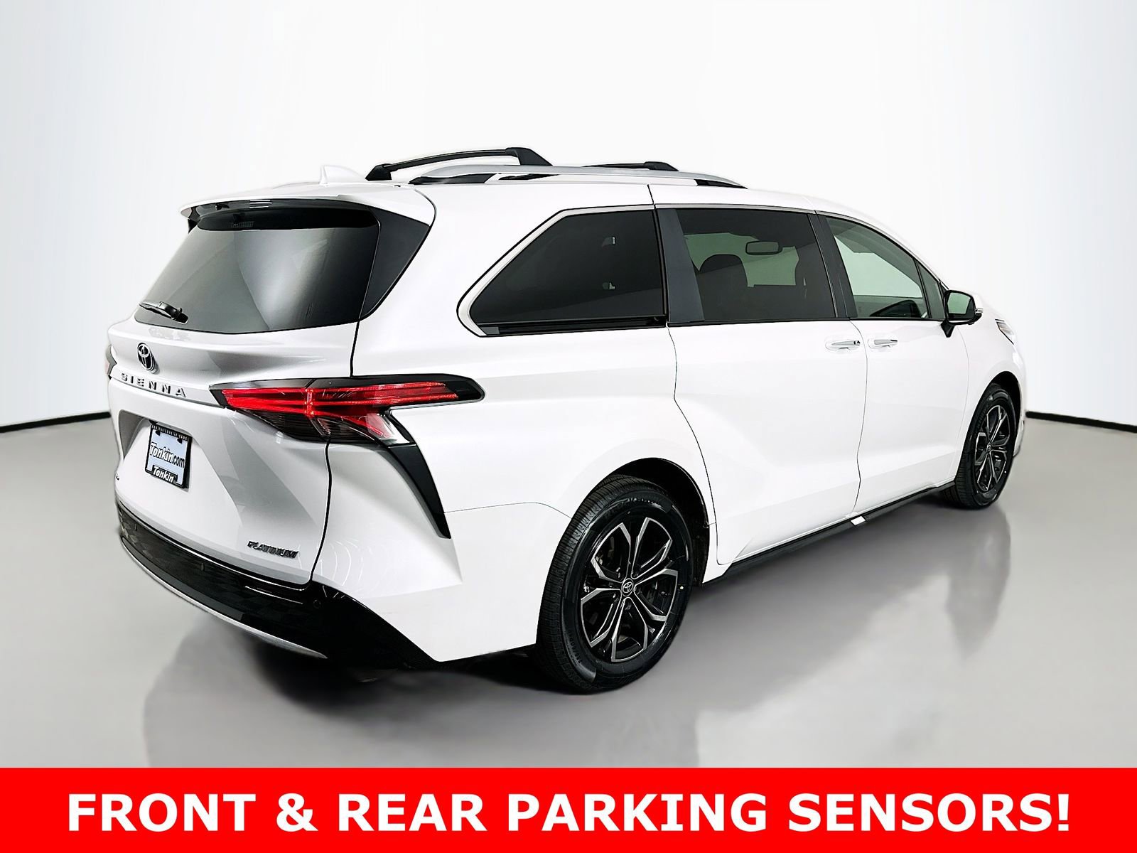 Certified 2025 Toyota Sienna Platinum image 7