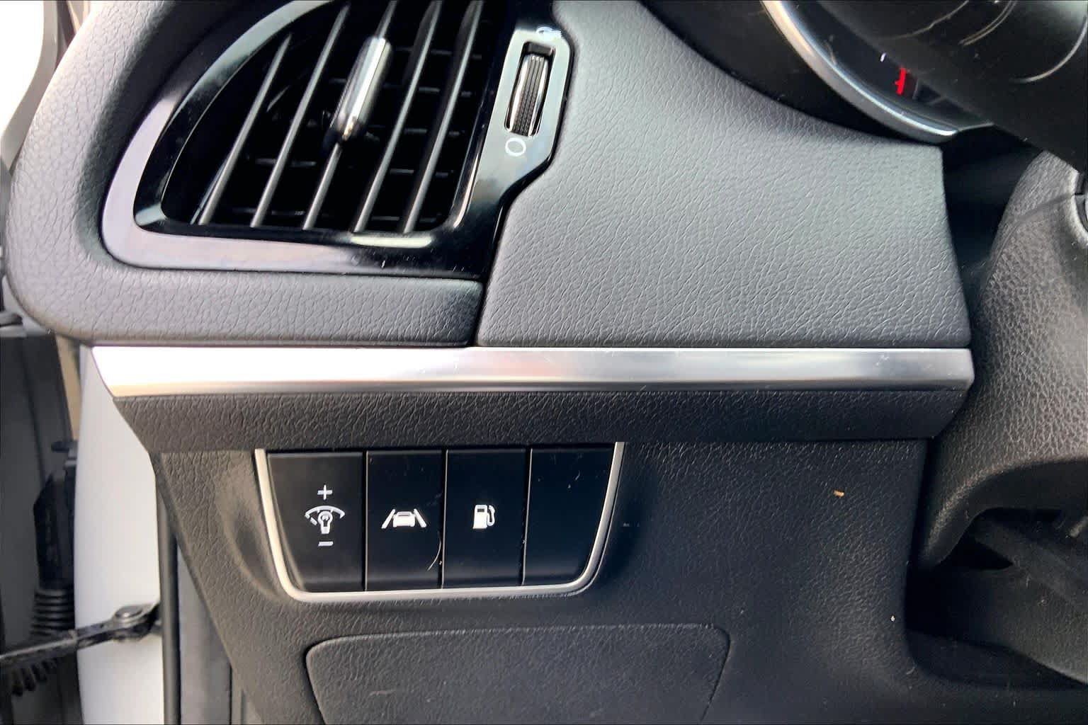 Used 2022 Kia Stinger GT-Line RWD image 33