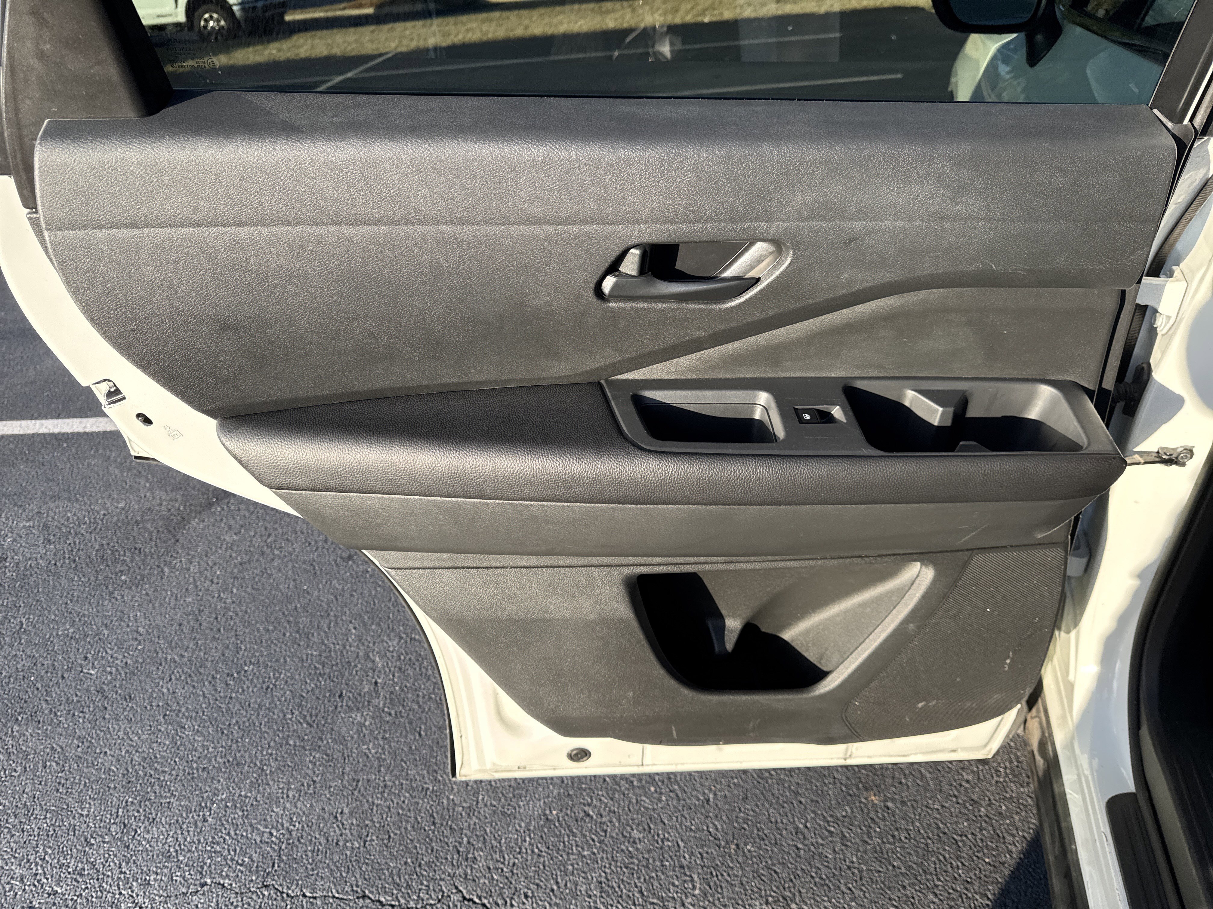 Used 2024 Nissan Pathfinder SV image 26