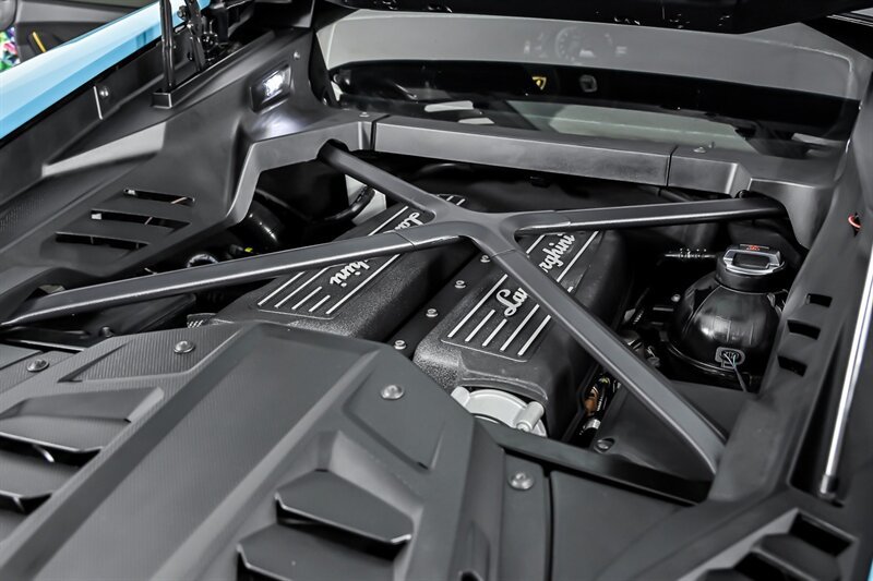 Used 2021 Lamborghini Huracan EVO RWD image 17